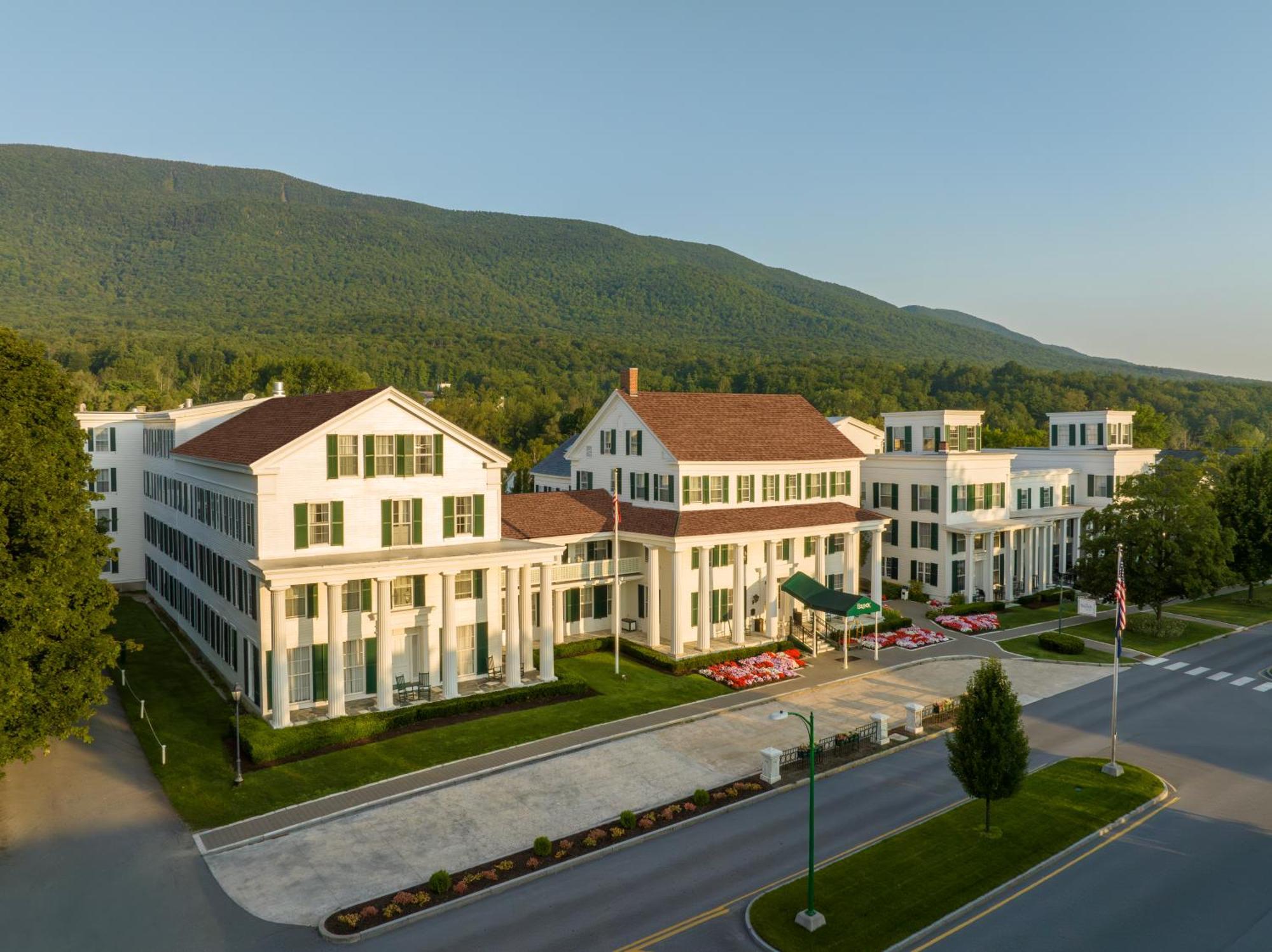 The Equinox Golf Resort & Spa Manchester Exterior foto