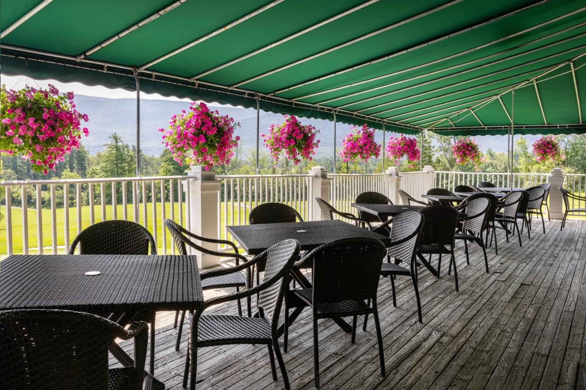 The Equinox Golf Resort & Spa Manchester Exterior foto